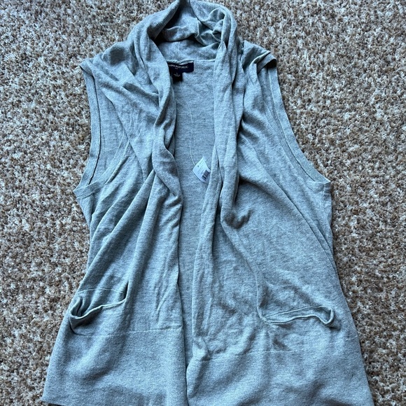 NWT Banana Republic Sleeveless Cardigan Open Front Size Small Gray - Picture 3 of 5